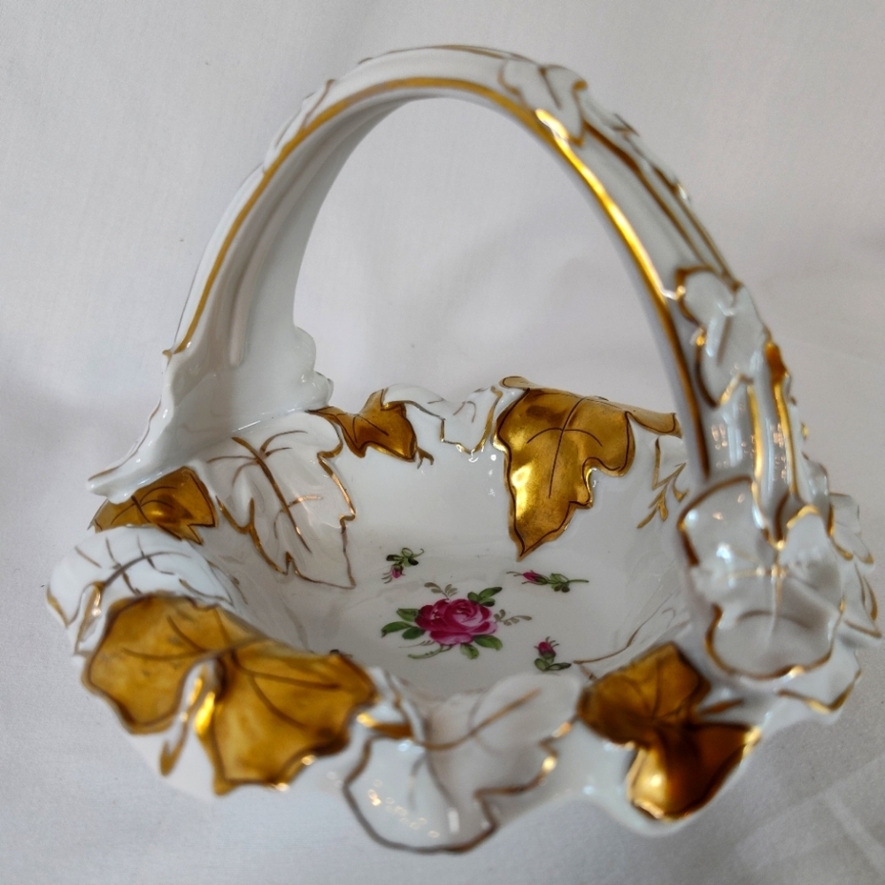 Early 1900's Von Schierholz Handmalerei Bonboniere
